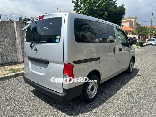 Nissan NV Minivan en venta