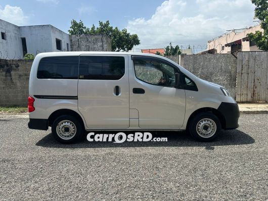 Nissan NV Minivan en venta