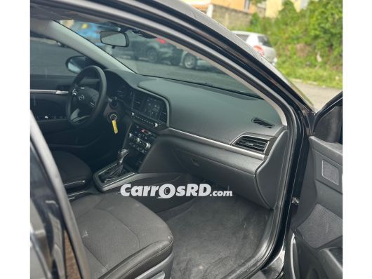 Hyundai Elantra Carros en venta