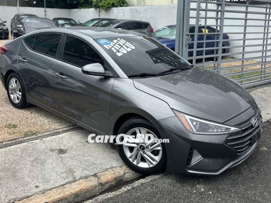 Hyundai Elantra Carros en venta