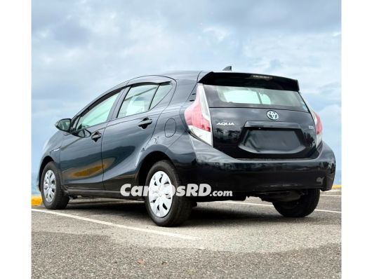 Toyota Aqua Carros en venta