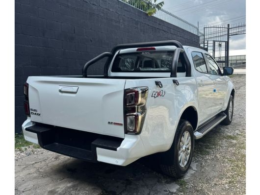 Isuzu