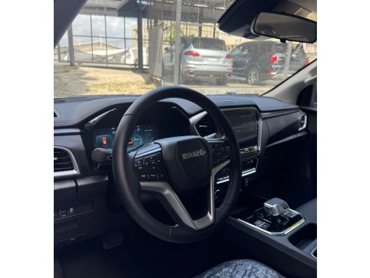 Isuzu