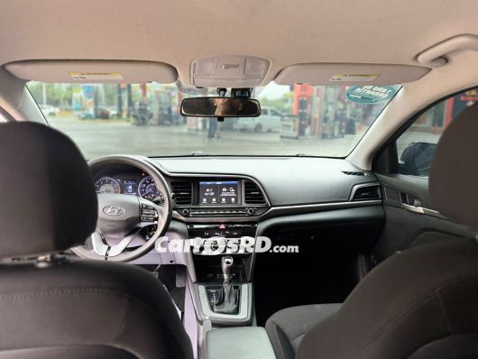 Hyundai Elantra Carros en venta