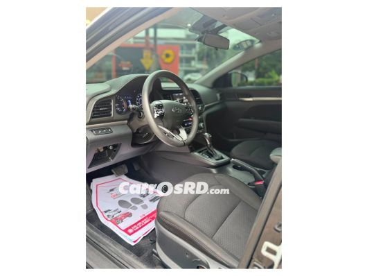 Hyundai Elantra Carros en venta
