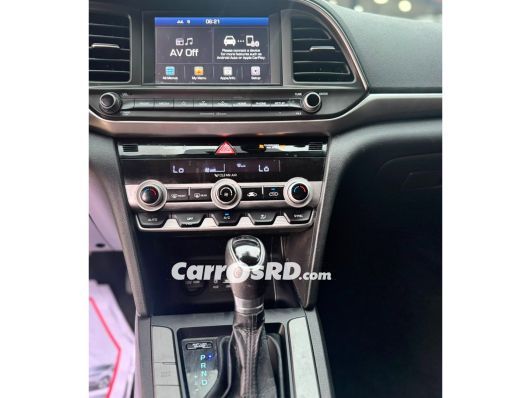 Hyundai Elantra Carros en venta