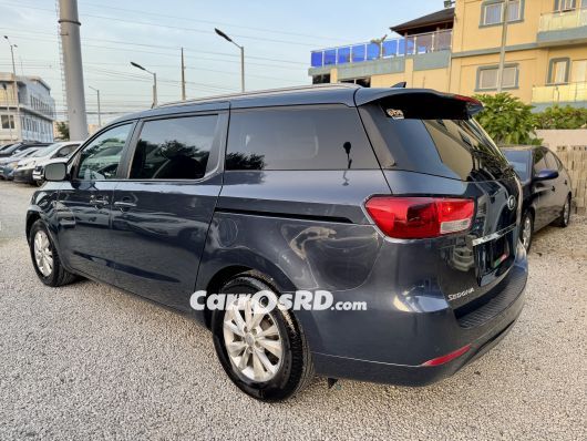 Kia Sedona Minivan en venta