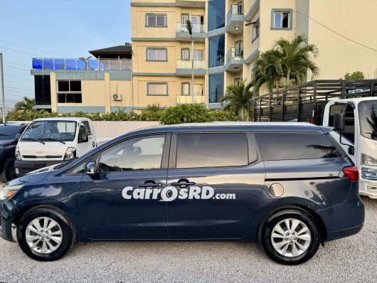 Kia Sedona Minivan en venta