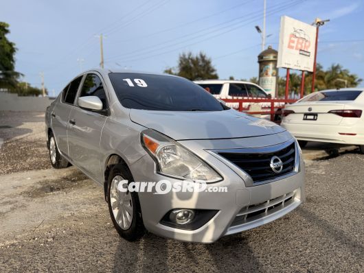 Nissan Versa Carros en venta
