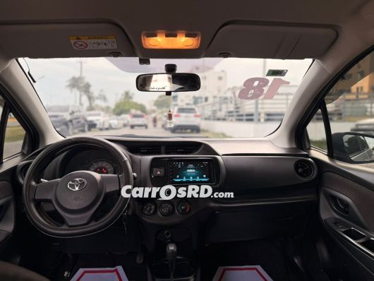 Toyota Vitz Carros en venta