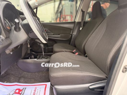 Toyota Vitz Carros en venta