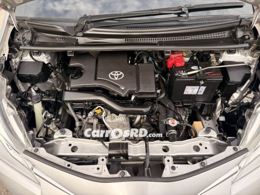 Toyota Vitz Carros en venta