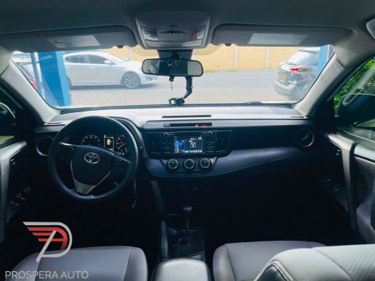 Toyota RAV4 LE