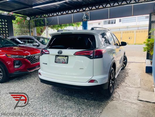 Toyota RAV4 LE