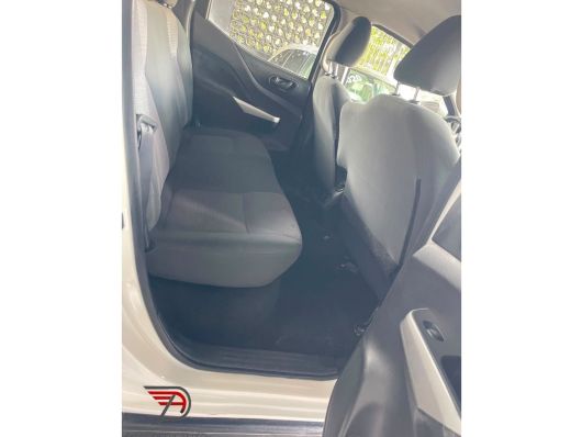 Nissan Frontier NP300