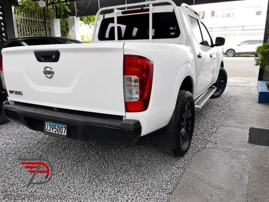 Nissan Frontier NP300