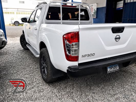 Nissan Frontier NP300
