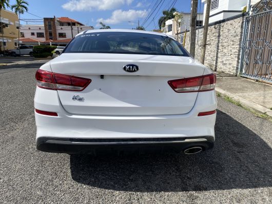 Kia K5 Básico