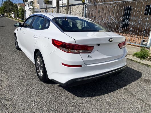 Kia K5 Básico