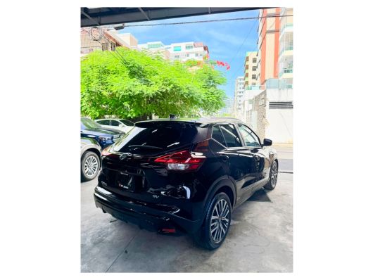 Nissan Kicks SV