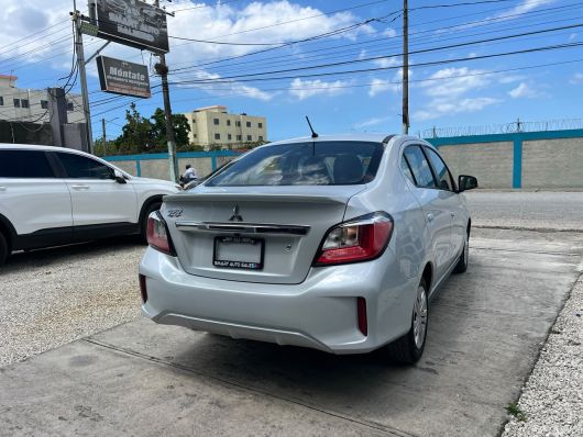 Mitsubishi Mirage ES