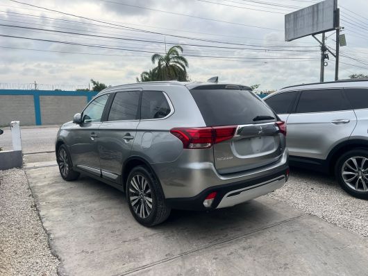 Mitsubishi Outlander SEL