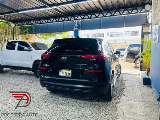 Hyundai Tucson SE