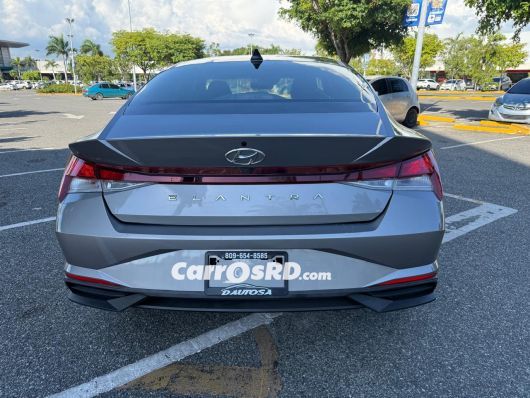 Hyundai Elantra Carros en venta