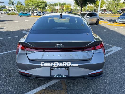 Hyundai Elantra Carros en venta