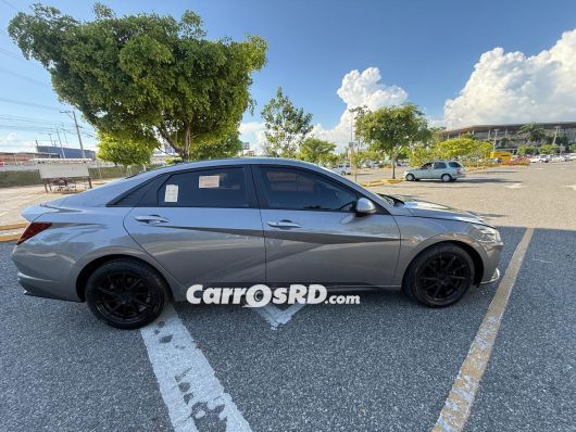 Hyundai Elantra Carros en venta