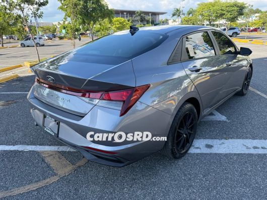 Hyundai Elantra Carros en venta