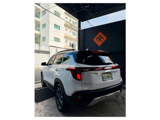 Kia Seltos EX