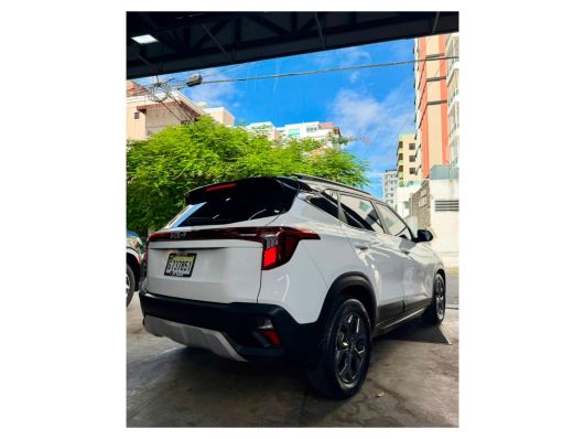Kia Seltos EX