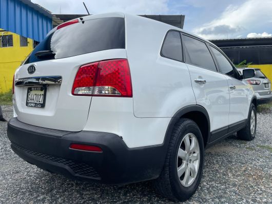 Kia Sorento LX