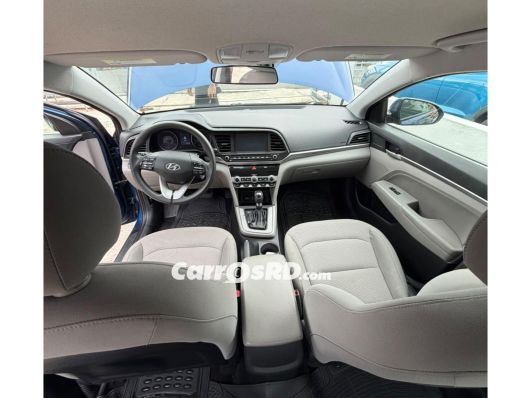 Hyundai Elantra Carros en venta