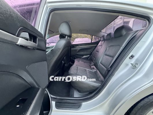 Hyundai Avante Carros en venta