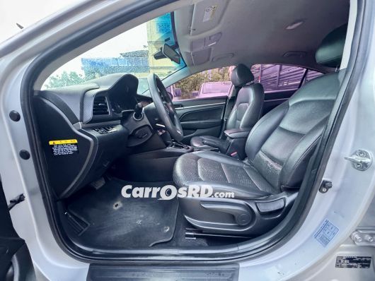 Hyundai Avante Carros en venta