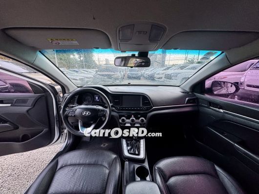 Hyundai Avante Carros en venta