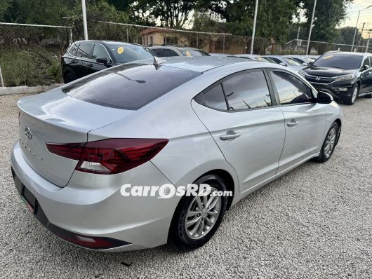 Hyundai Avante Carros en venta