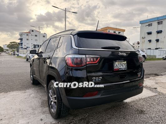 Jeep Compass Jeepeta en venta