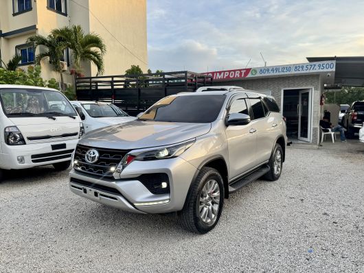 Toyota Fortuner SRV en venta