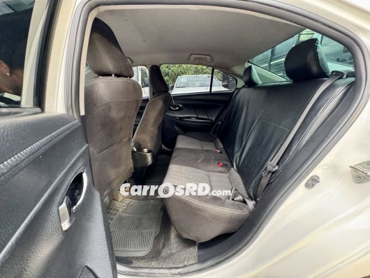 Toyota Yaris Carros en venta