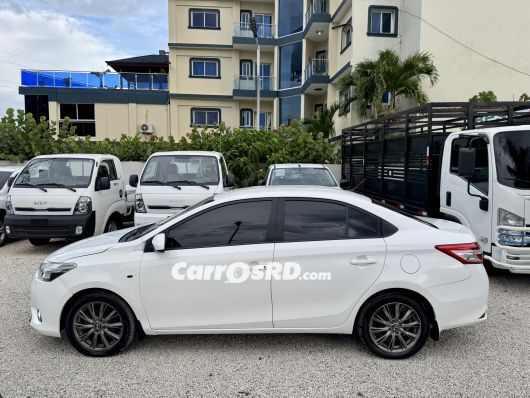 Toyota Yaris Carros en venta