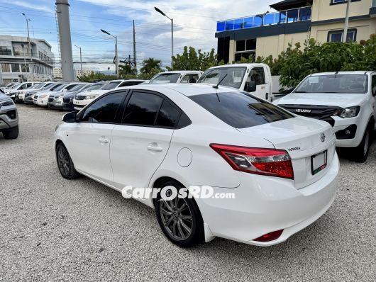 Toyota Yaris Carros en venta