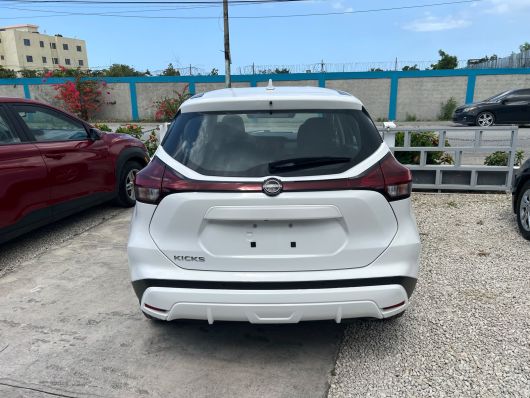 Nissan Kicks S