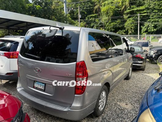 Hyundai Grand Starex Minivan en venta