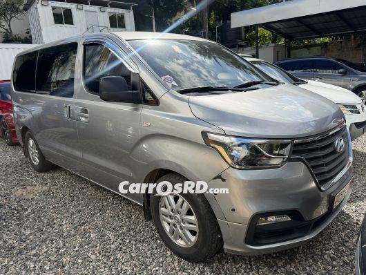 Hyundai Grand Starex Minivan en venta