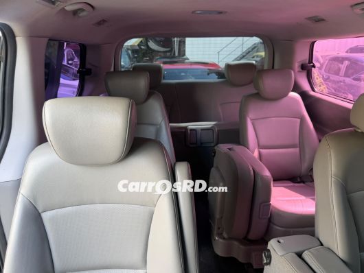 Hyundai Grand Starex Minivan en venta