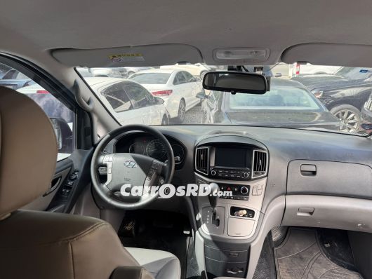 Hyundai Grand Starex Minivan en venta