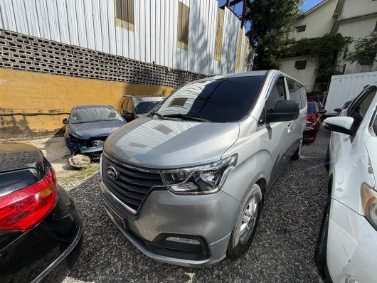 Hyundai Grand Starex Básico